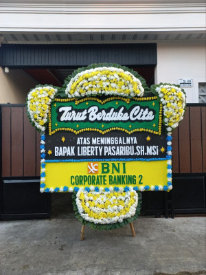 Papan Bunga Duka di Pondok Kacang Barat