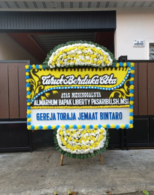 Papan Bunga Duka di Pondok Kacang Barat