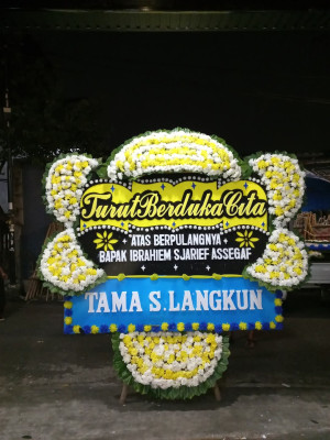 Papan Bunga Duka di Pondok Kacang Barat