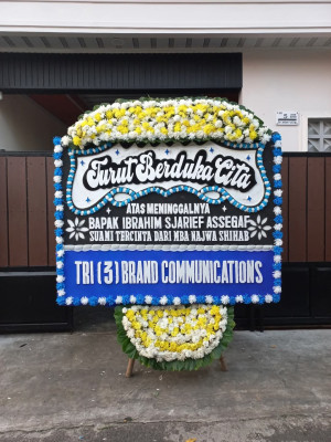 Papan Bunga Duka di Pondok Kacang Barat